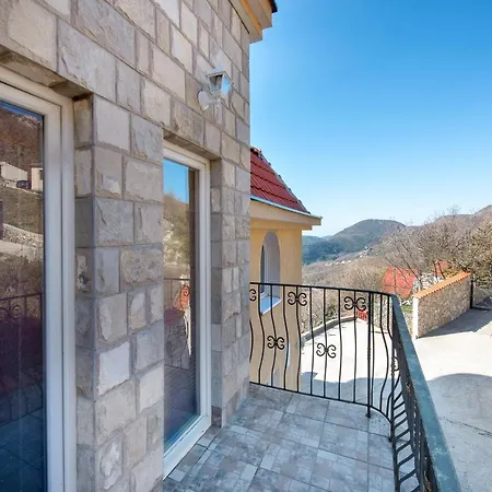 Luxury Over Budva * بودغوريتْسا