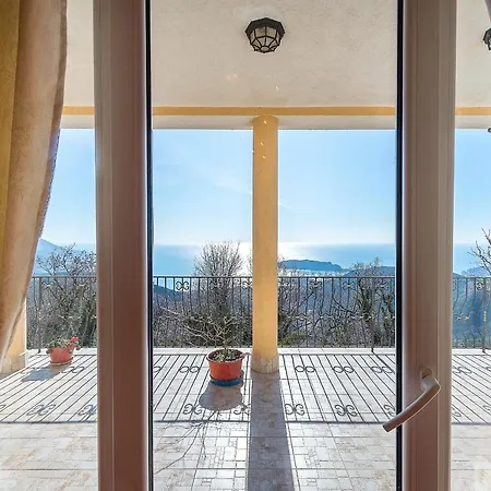 Luxury Over Budva فيلة