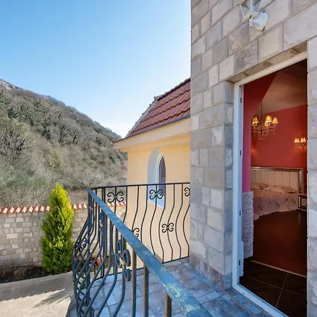 فيلة Luxury Over Budva